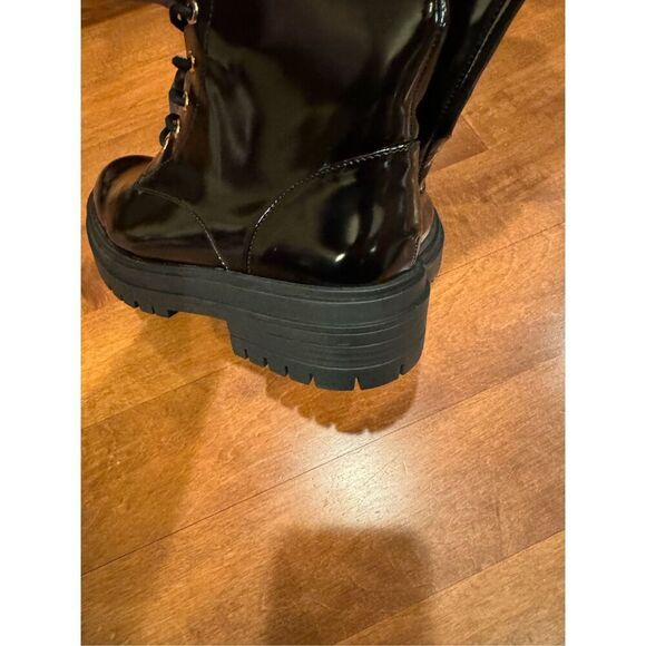 Woman’s new goth sexy edgy boots Gianni Bini size 7.5 cute for Yungblud fan - Picture 4 of 5